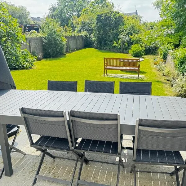 leBel endroit 145m2 , terrain et terrasse de 350m2 au coeur des commerces ,à proximité de la mer et tous services inclus, hotel u gradu Portbail
