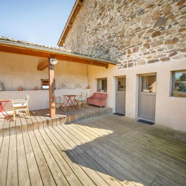 Chambres et maisons d'hôtes du Prieuré de la Bajasse - Le 1150, hotel v destinaci Vieille-Brioude
