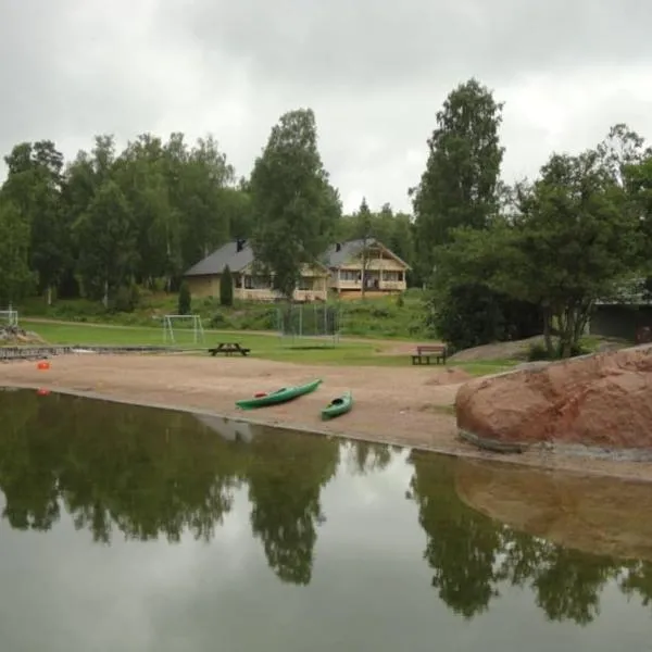 Loghouse in Hjorto, hotelli kohteessa Ödkarby