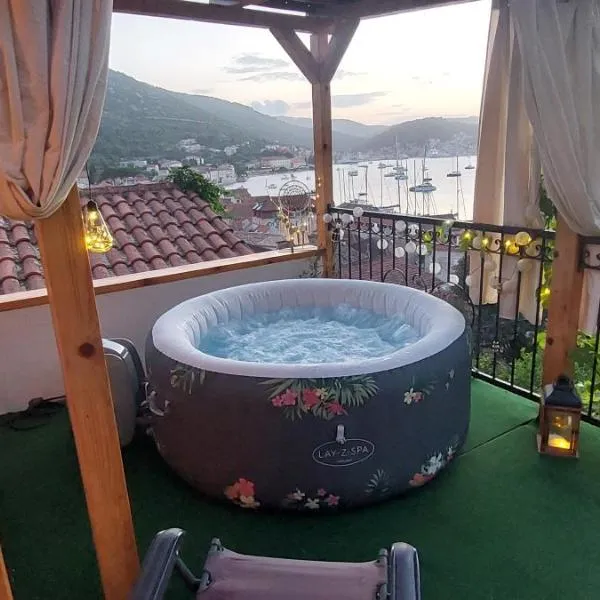Panoramic view with jacuzzi, hotel v destinaci Vis