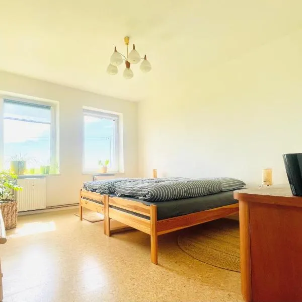 "Willkommen im Zetthaus" Welcome! Witamy! Vitejte! - Familienfreundliche Ferienwohnungen in der Mecklenburger Seenplatte, hotel in Zettemin