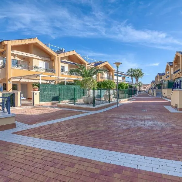 Lux de Novamar en Gran Alacant, hotel v destinaci Puerto Marino