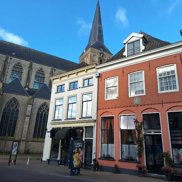 De Zevenster "gevestigd aan de winkelstraat", hótel í Kampen