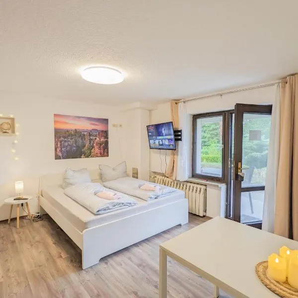 Urlaubsmagie - Ferienwohnung Blütenmeer - direkt am Wanderweg – hotel w mieście Sebnitz