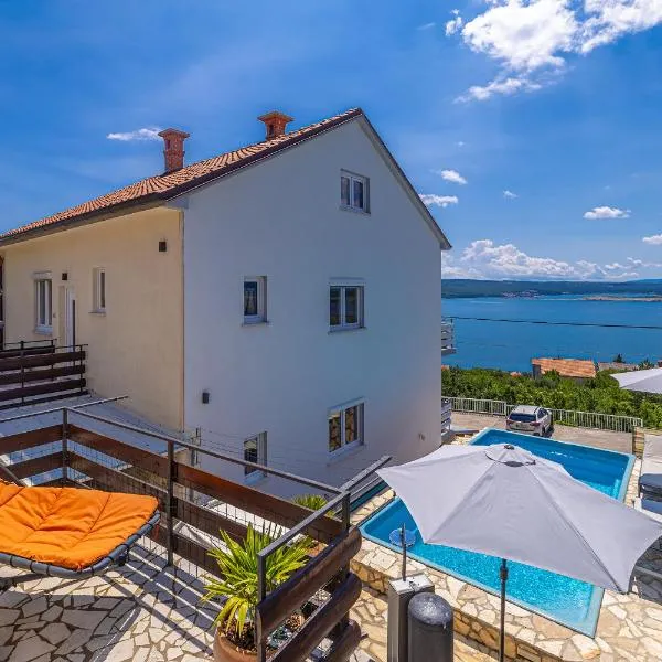 Hot Tub, Pool & Stunning View #Guest House Stella#, hotelli kohteessa Dramalj