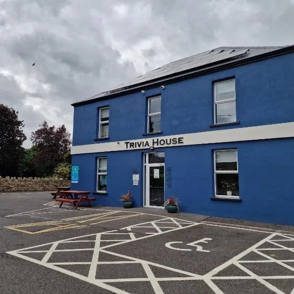 Trivia House, hotel em Corlough