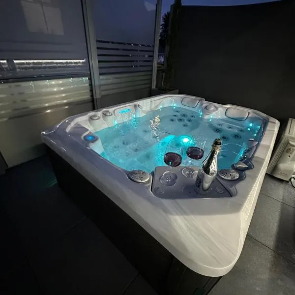 Five Stars Living Whirlpool & Infrarotsauna, hotel in Hövelhof