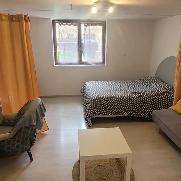 La Maison JAUNE, hotel v destinaci Die