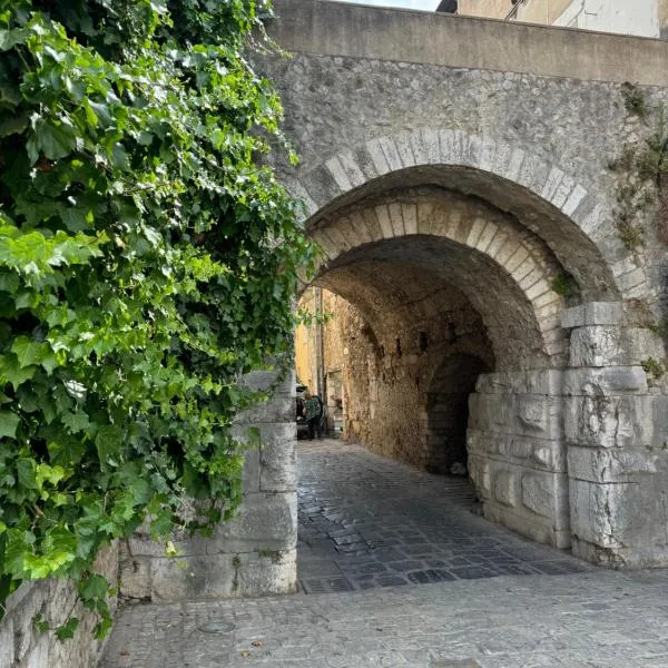 Il palazzo dell'alto prelato, hotel in Fondi