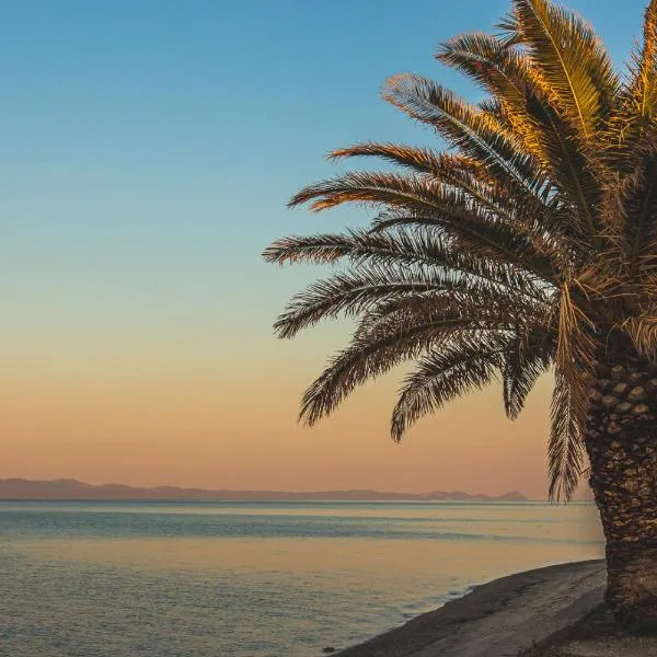 MainAvenue Palm Seaside, ξενοδοχείο στο Πολύχρονο