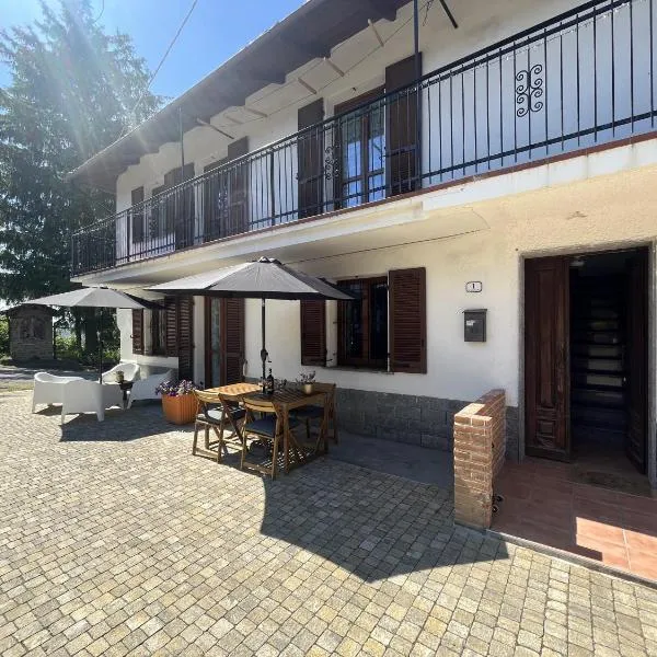 Case Vista Alta Langa, La Cascina, hotel in Cravanzana