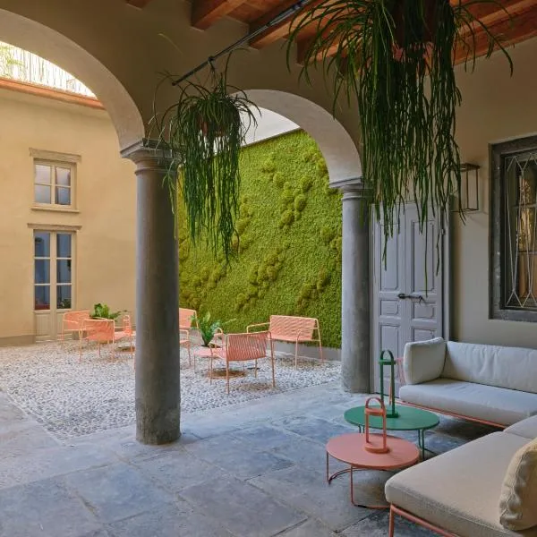 REGO APARTMENTS - Boutique Aparthotel & Serenity Spa with some off-site apartments in the Heart of Bergamo City Center, hotel a Bergamo