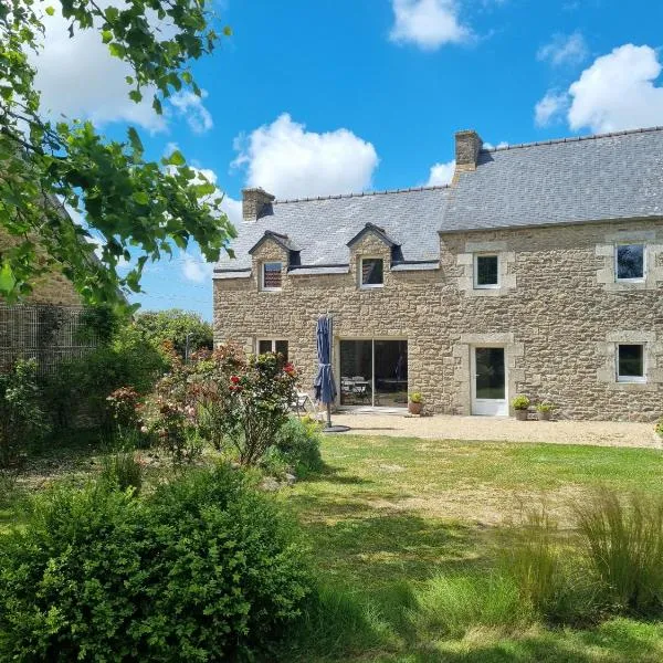 fermette, hotel en Plounévez-Lochrist