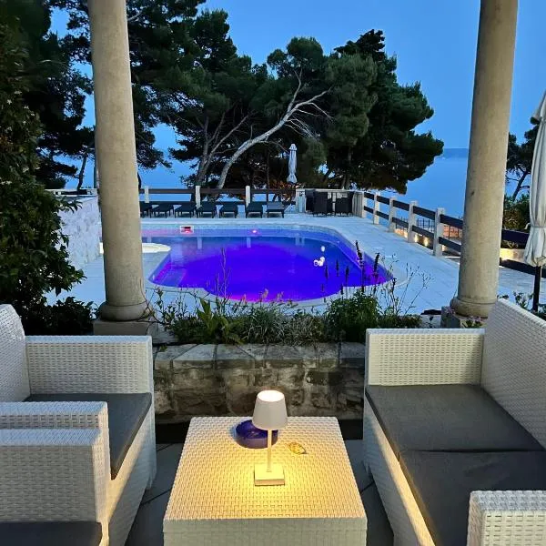 Vila Vera Seafront Apartments, hotel v destinaci Sumartin