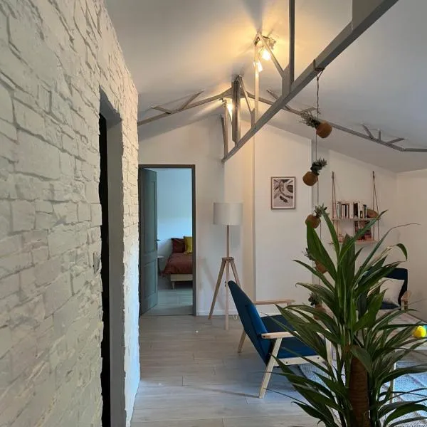 Hózhó Tempo -Sous les toits, espace loft écofriendly & slowlife avec sauna, hotel v destinácii Grézet-Cavagnan