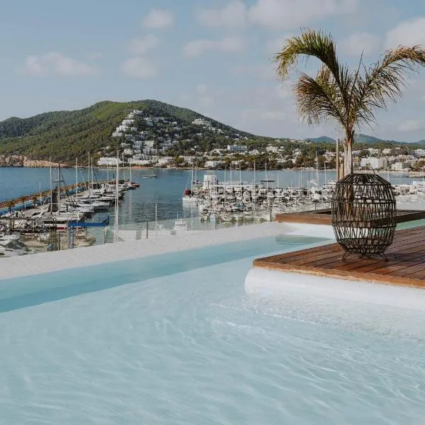Aguas de Ibiza Grand Luxe Hotel - Small Luxury Hotel of the World, מלון בסנטה אאולריה דס ריו