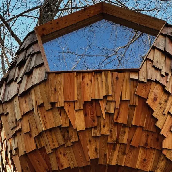 T'glamp Bee house, hotel v destinaci Rovte
