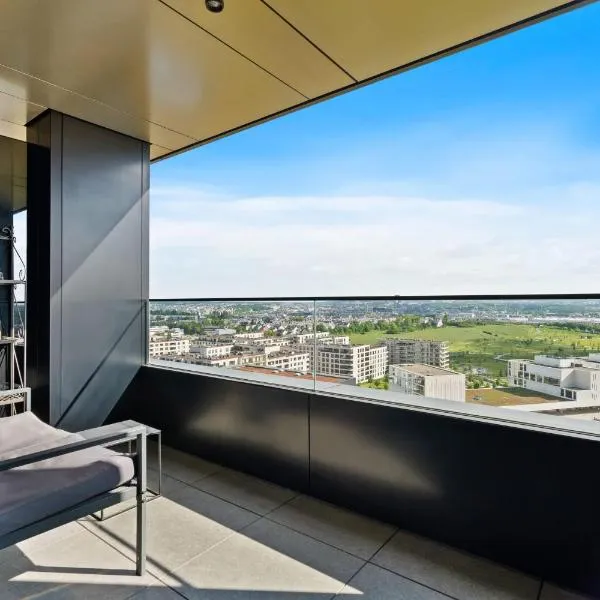 Luxurious City Retreat Balcony & Pool Access, hotel di Luxembourg