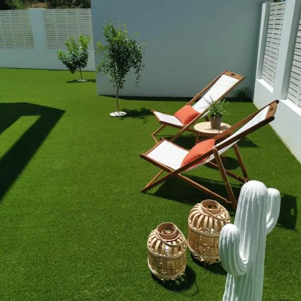 Pura Vida Golf Baviera, hotel v destinaci Caleta De Velez