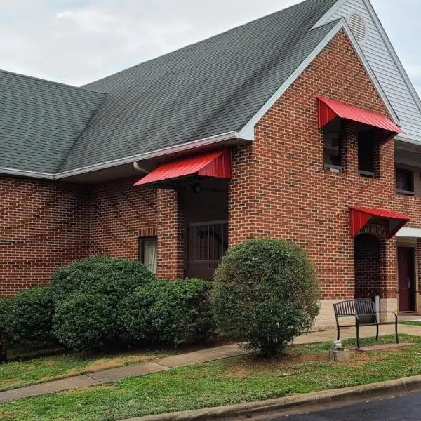 Red Roof Inn & Suites Cornelius - Lake Norman, hotel v destinaci Cornelius