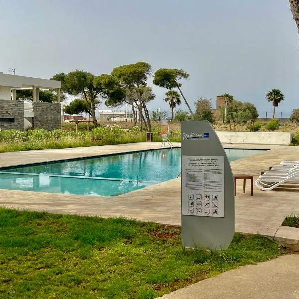 Appartement LUXUEUX 1 plage SFIHA AL HOCEIMA, hotel v destinaci Ajdir