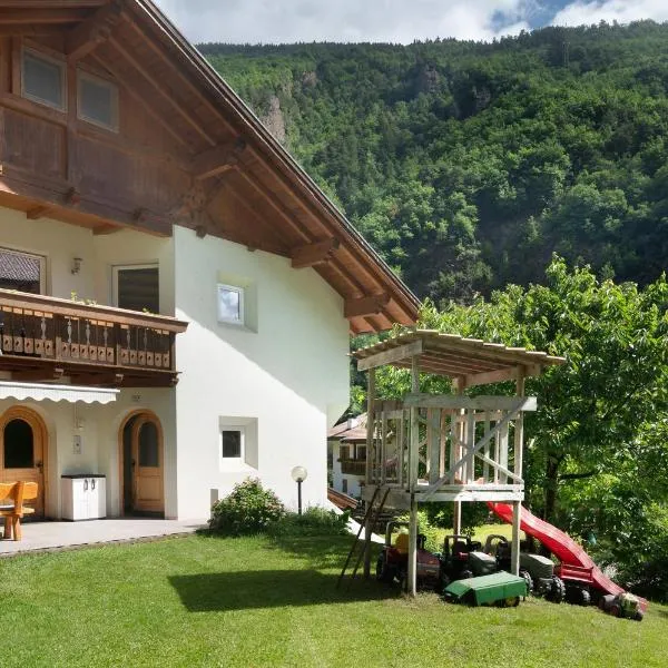 Apartment Bodnerhof, hotel v destinaci Collepietra
