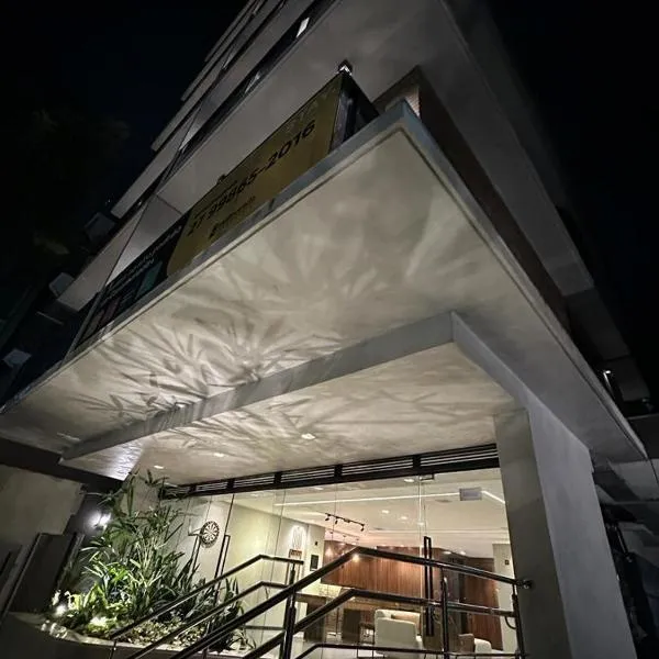 Flat de luxo na Mata da Praia, hotel v destinaci Vitória