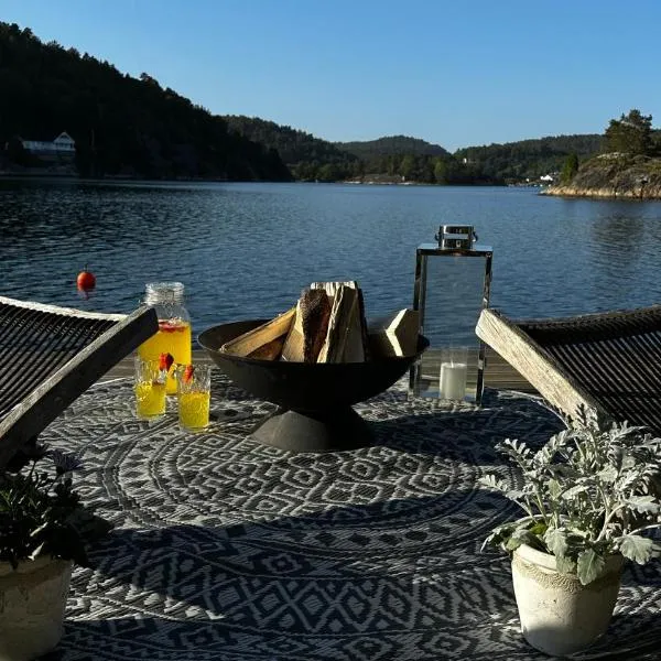 Moderne hytte i vannkanten med tilgang til brygge og båt, hotel v destinaci Risor