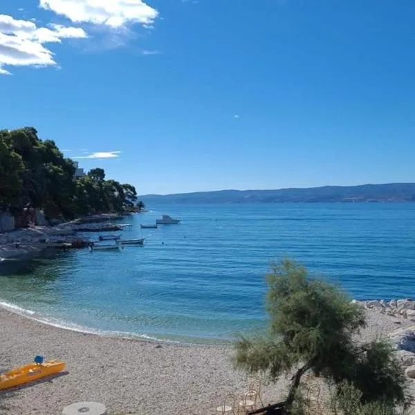 Seafront Studio-Apartment, hotel in Krilo