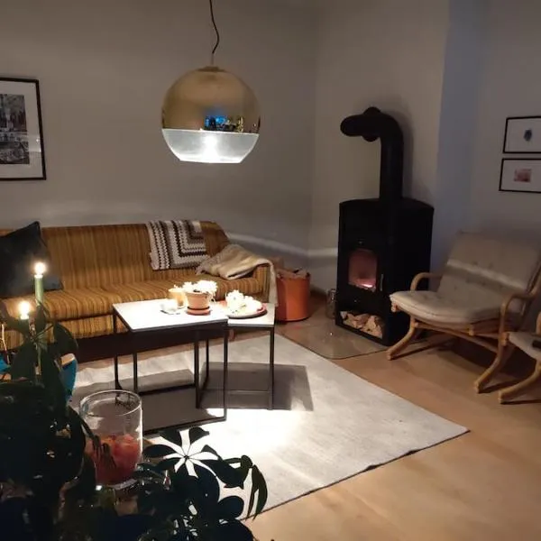 Barnevennlig og hyggelig bolig, hotel v destinaci Kristiansand