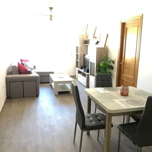 A 2 calles del Mar, con Aire acondicionado, hotel in Benicarló