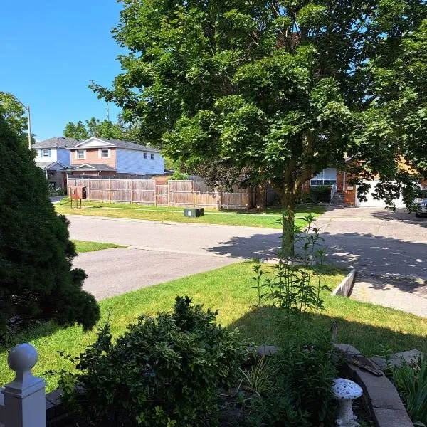 Your home away from home, hotel v destinaci Oshawa
