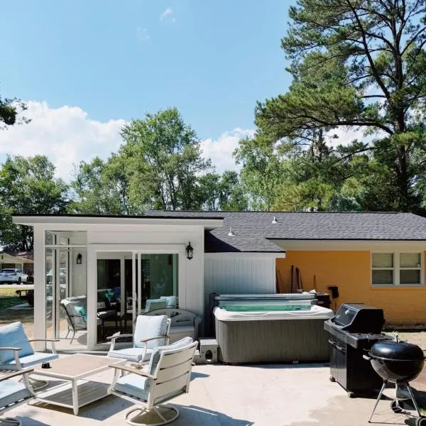 BBQ HOT TUB 10min to the BEACH – hotel w mieście Myrtle Beach