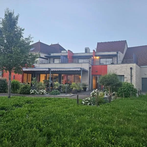 Au Coeur Des Bulles, hotel v destinaci Loches-sur-Ource