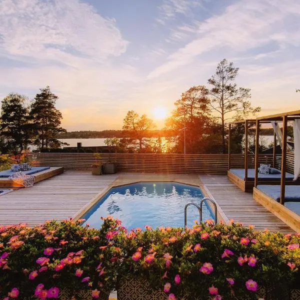 Privat Spirit Spa Villa, hotel in Vallentuna