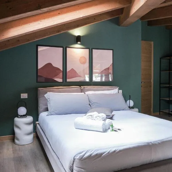 CharmEscape OldTown - 6 min walk to BerninaExpress, hotel v destinaci Tirano