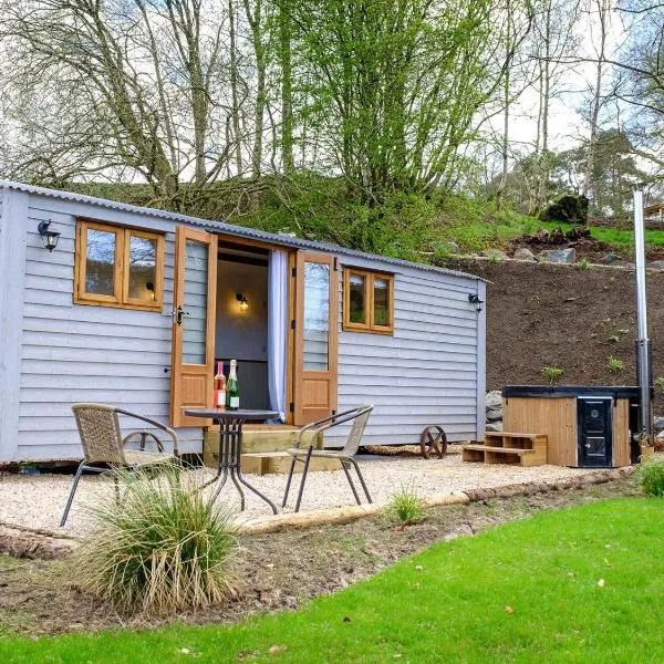 Lintmill Lodges - Bluebell Shepherds Hut, hotel v destinaci Sorn