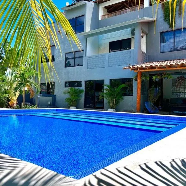 Casa Tsuki Moderna y Elegante en Punta Zicatela, hotel v destinaci Brisas de Zicatela