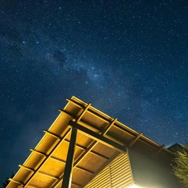 Coastal Cottage Retreat - Te Awanga Cottages, hotel in Te Awanga