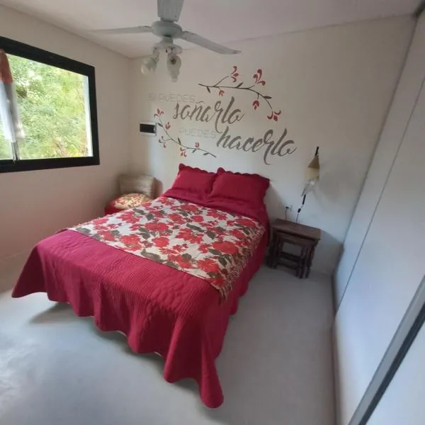 Cozy and Luminous New Apartment in Buenos Aires、Adroguéのホテル