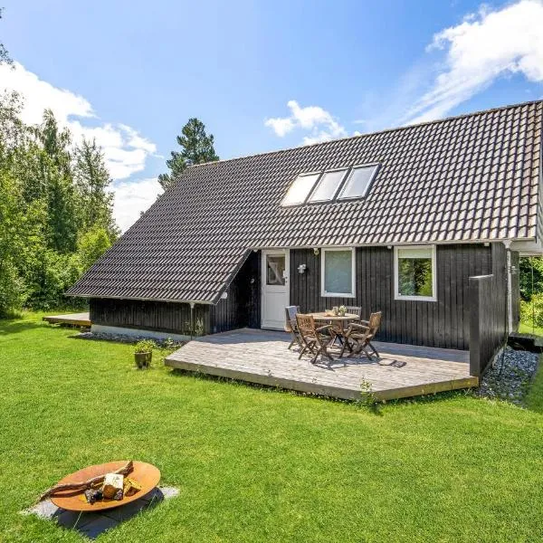 3 Bedroom Cozy Home In Højslev, hotel em Højslev