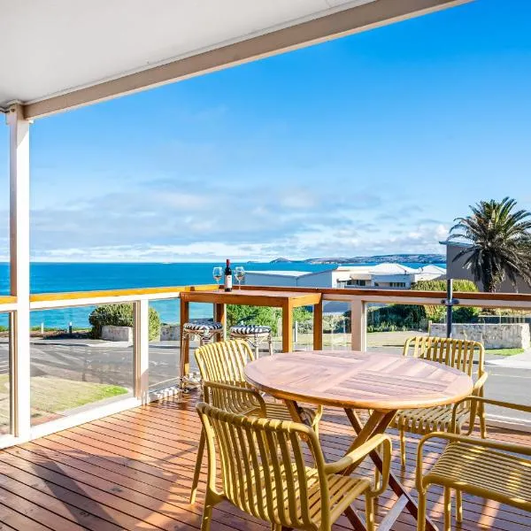 bythesea - Fireside Comfort on the Beach, hotel in Port Elliot