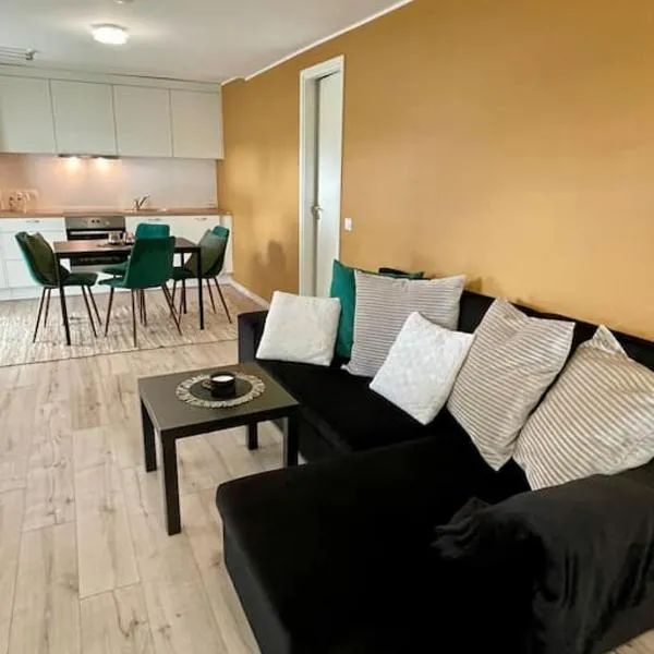 Tamme maja - Oak Tree House with big terrace and balcony, hotel v destinaci Tapa