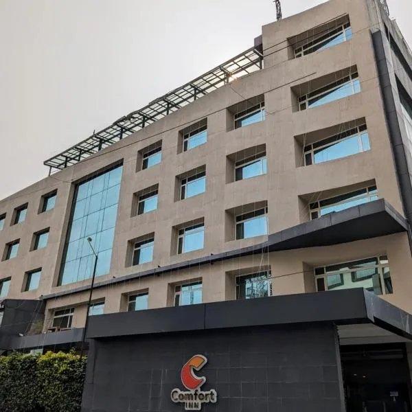 Comfort Inn, hotel en Lucknow