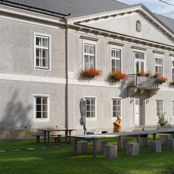 Zámek Dobrohoř, Hotel in Dobrohoř