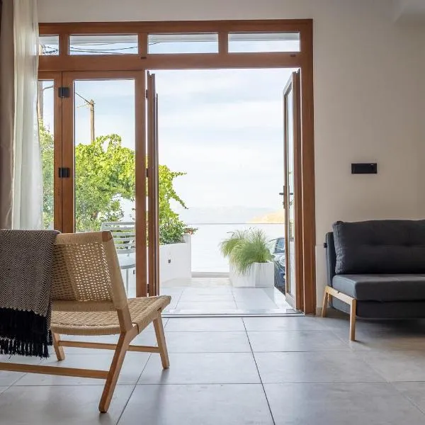 Icon seaside apartments, hotel v destinaci Chios