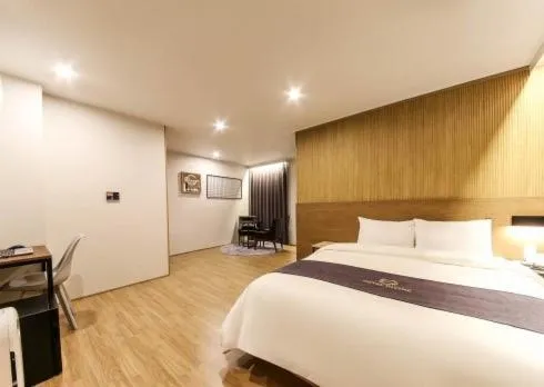 Divine Hotel, hotel in Gwangju
