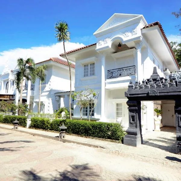 Ramada Suites By Wyndham Solo, hotell i Surakarta