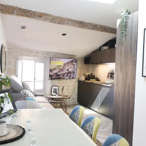 Appartement sous les toits, hotel in Antibes