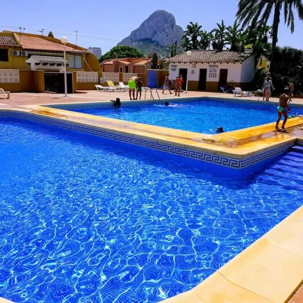 Bungalow in Calpe - swimming pool and tennis court, hotel in Calpe